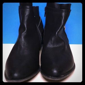 Short Black boots